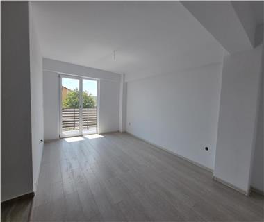 Apartament Nou 3 camere  de vanzare  C.U.G.,
